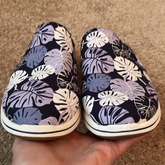 Clarks Cloudsteppers Breeze Shore Floral Slip Ons - Picture 3 of 7